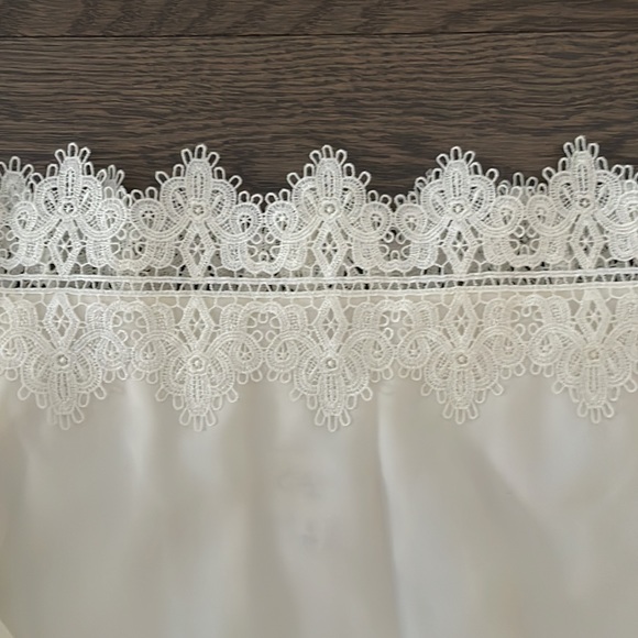 Cami NYC off shoulder blouse - Picture 3 of 4